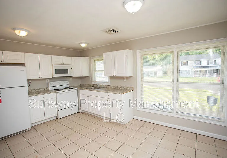 11 Sedgwick Ln — Photo 6