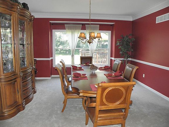 4th image of 25 Steeplechase Ct
