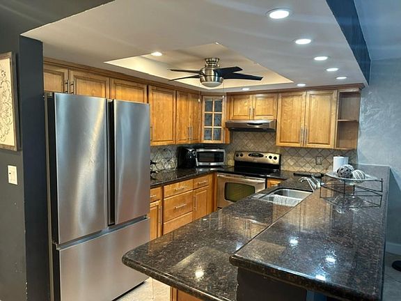 5th image of 2624 NE 32nd Street #106