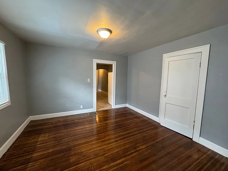 738 N Bosart Ave — Photo 5