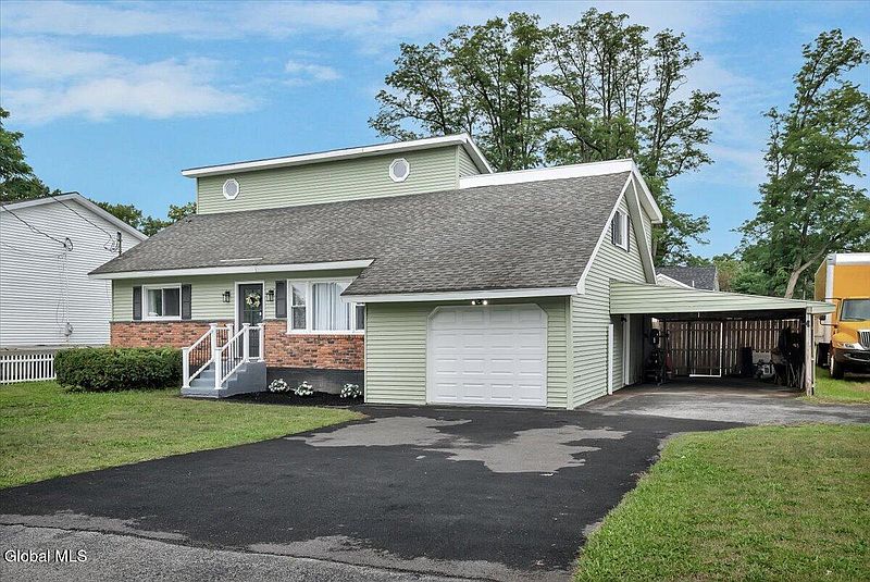3rd image of 143 Ray Avenue