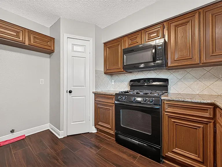 3003 Mast Ct — Photo 24