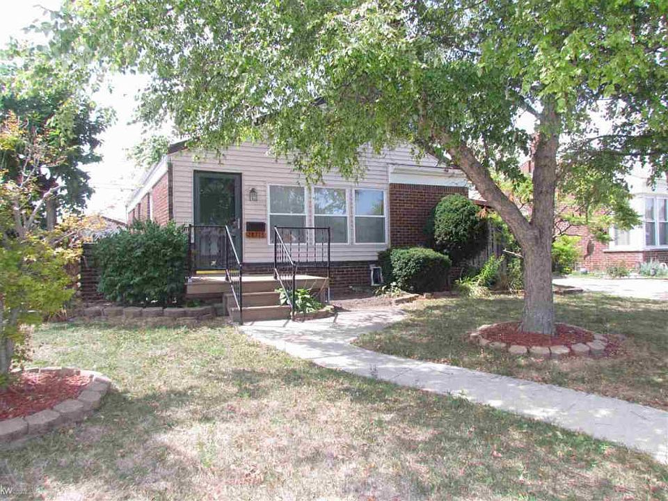 1st image of 28713 Bohn St