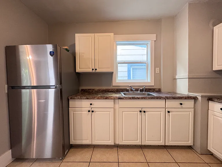 30 Custer St #1 — Photo 7