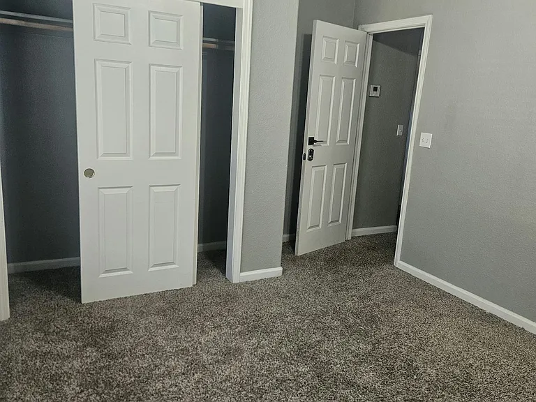 1595 Ronnie Ct — Photo 10