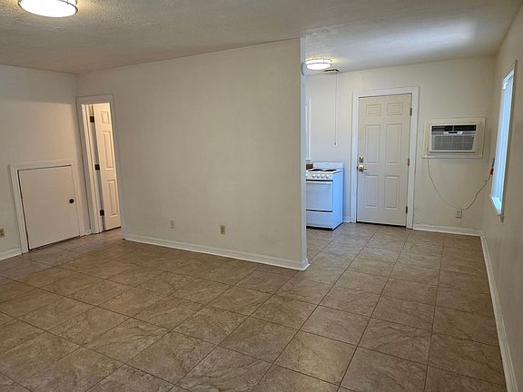 5th image of 3146 Post St APT 14