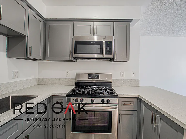 10257 Western Ave #G — Photo 9