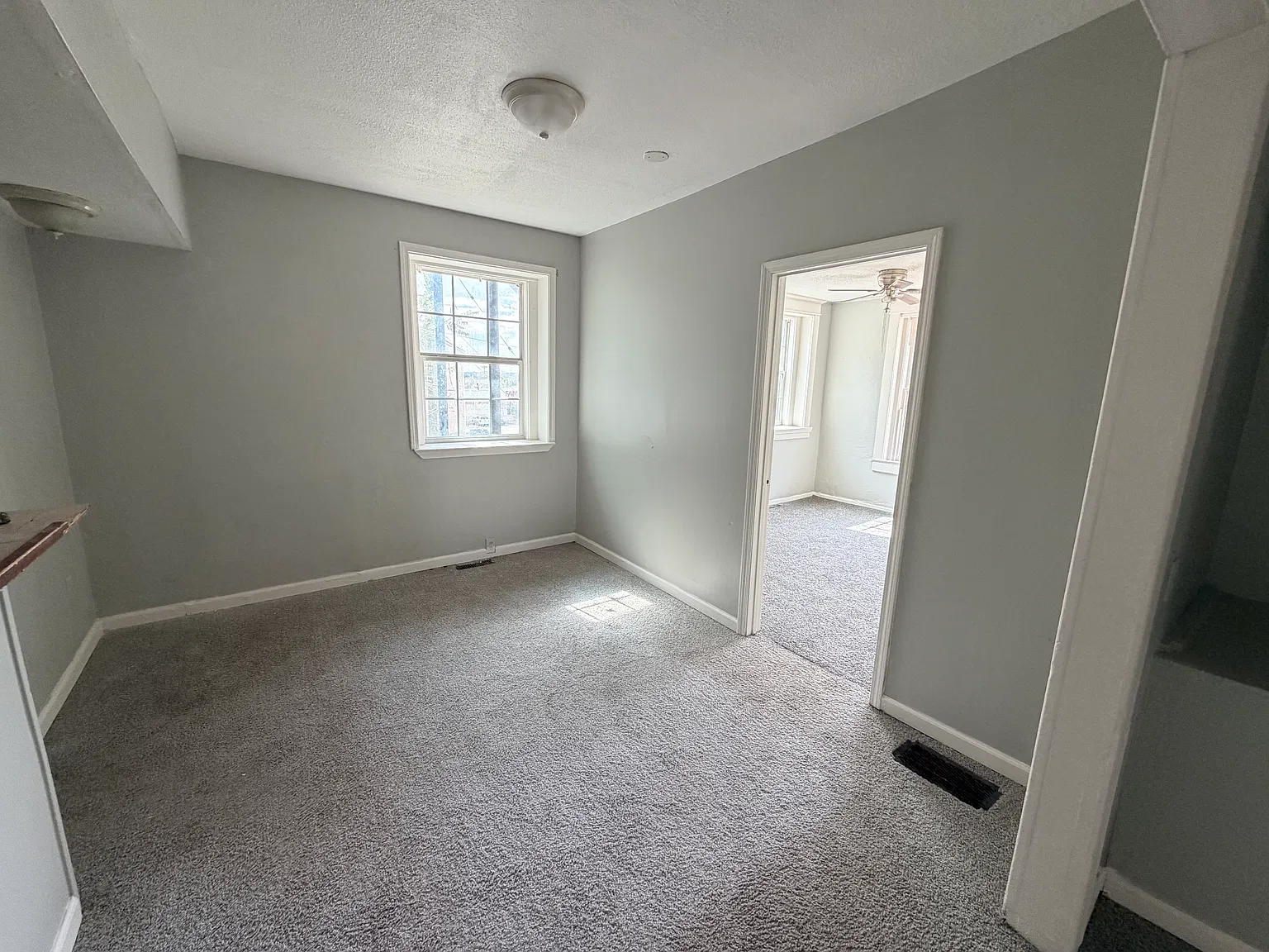 2 bed, 1.5 bath, 1100 sqft, $1,100 — Photo 3