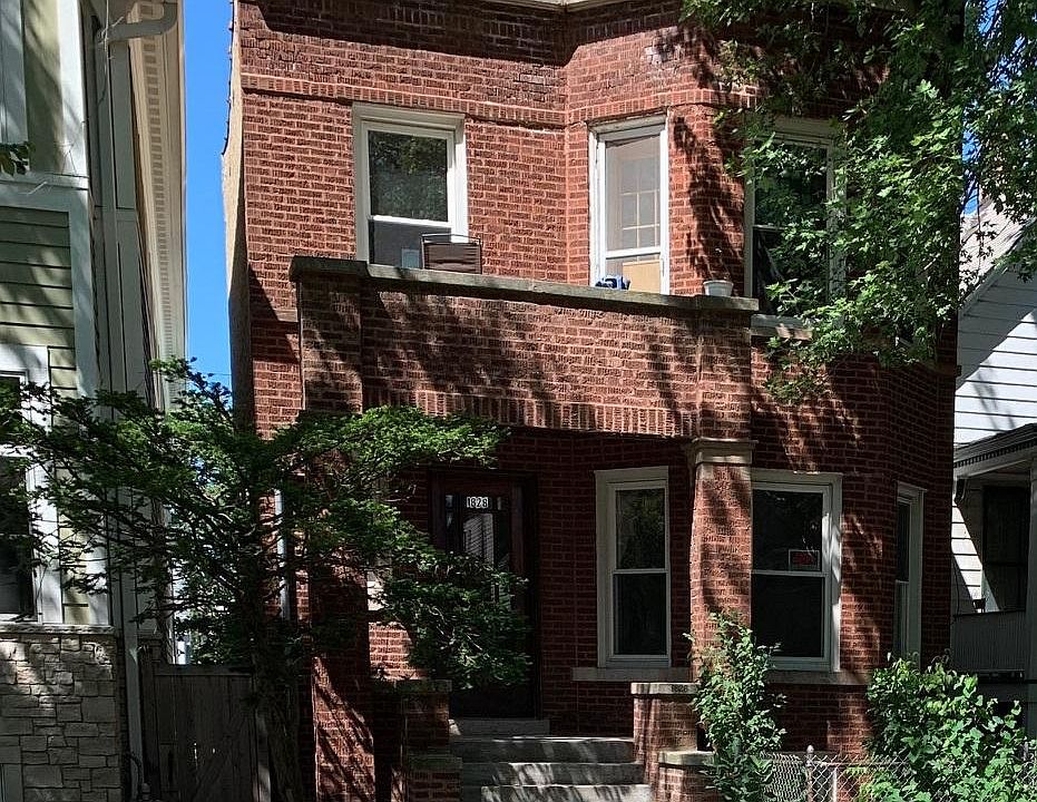 1st image of 1828 W Farragut Ave #1