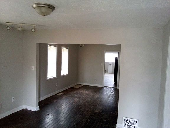 5th image of 3584 Wallace Ave