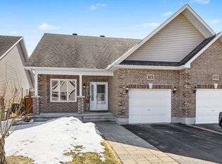 18 Abbey Cres, Russell, ON K4R0B5