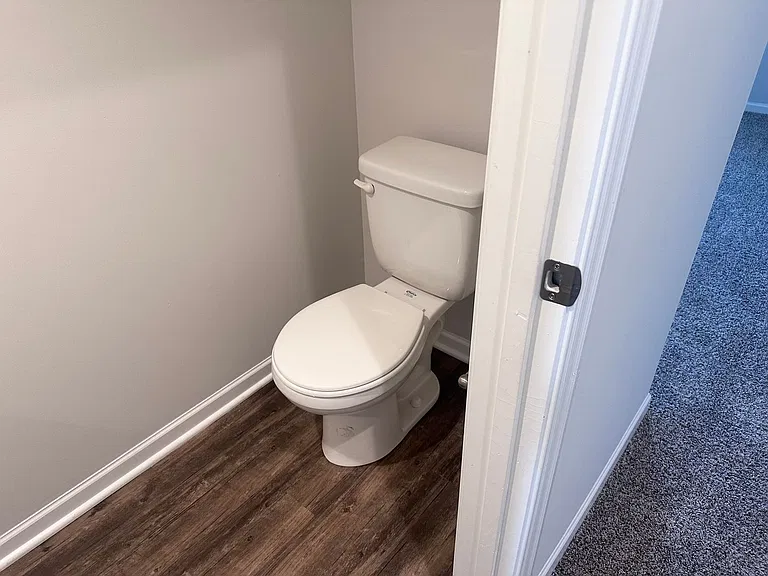 1540 NE Erin Ct — Photo 8
