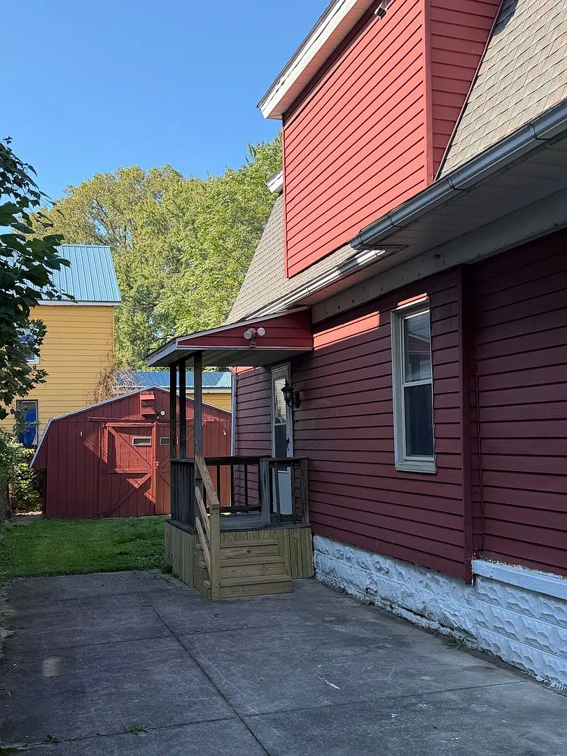 Large remodeled 3 Bedroom house — Photo 2