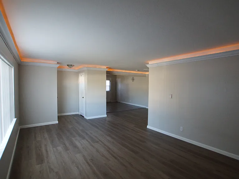 1606 Marie Ave — Photo 9