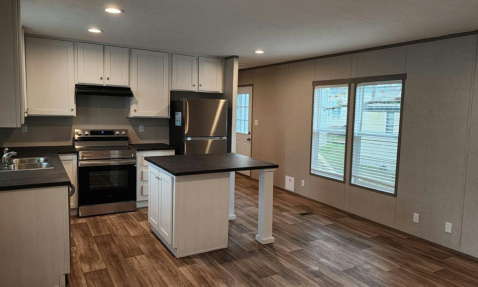 1st image of 6539 Townsend Rd #124