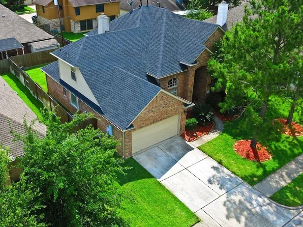 1204 Lake Shore Dr, Pearland, TX 77581