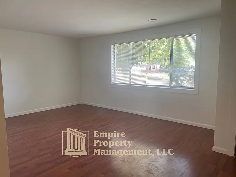 4950 Barger Dr — Photo 6