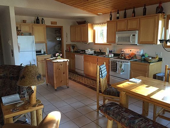 2nd image of 140 Panorama Dr