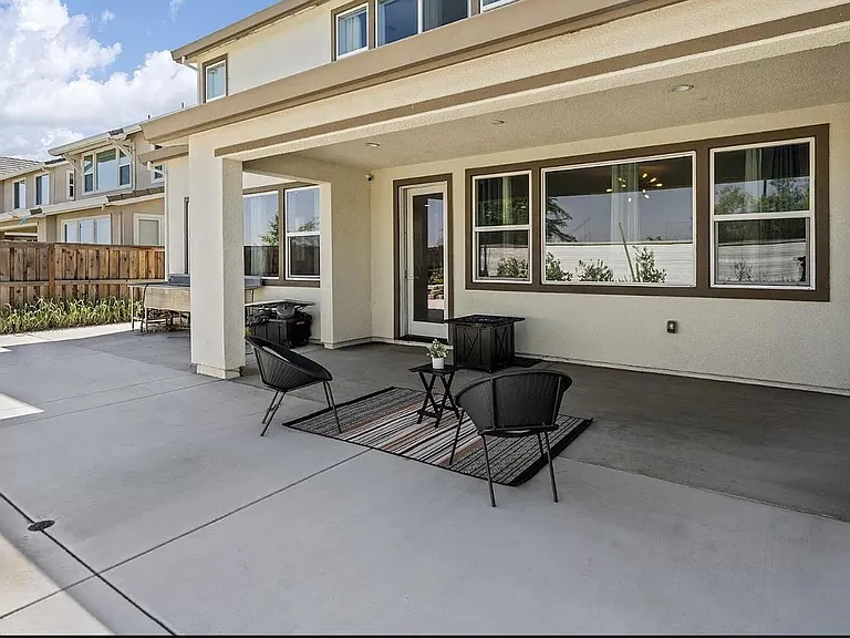 17950 Kerry Ct — Photo 32