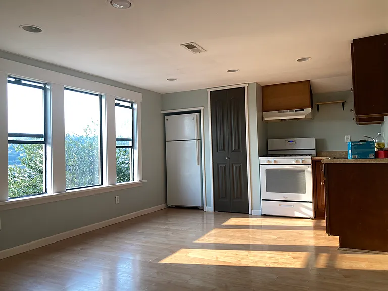 Open living /kitchen space