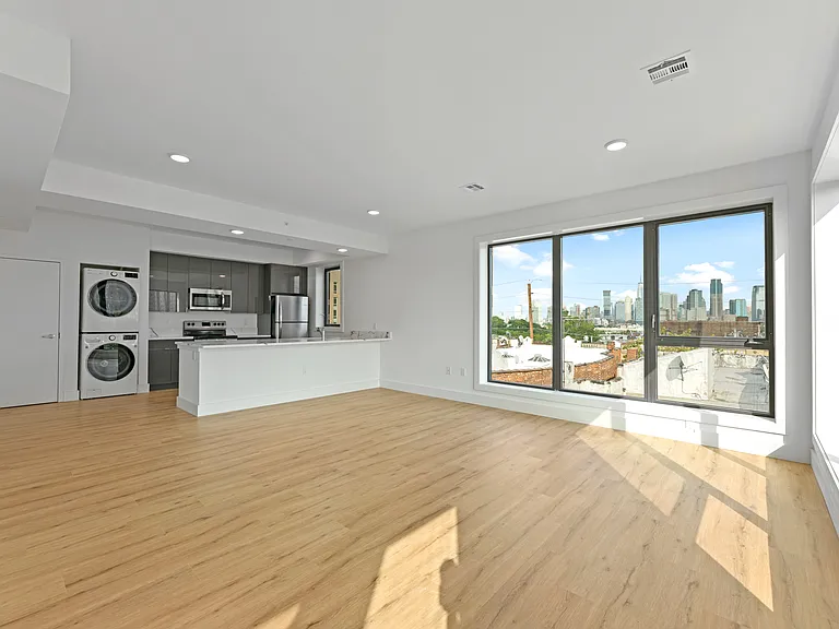 28 Vroom St #301 — Photo 2