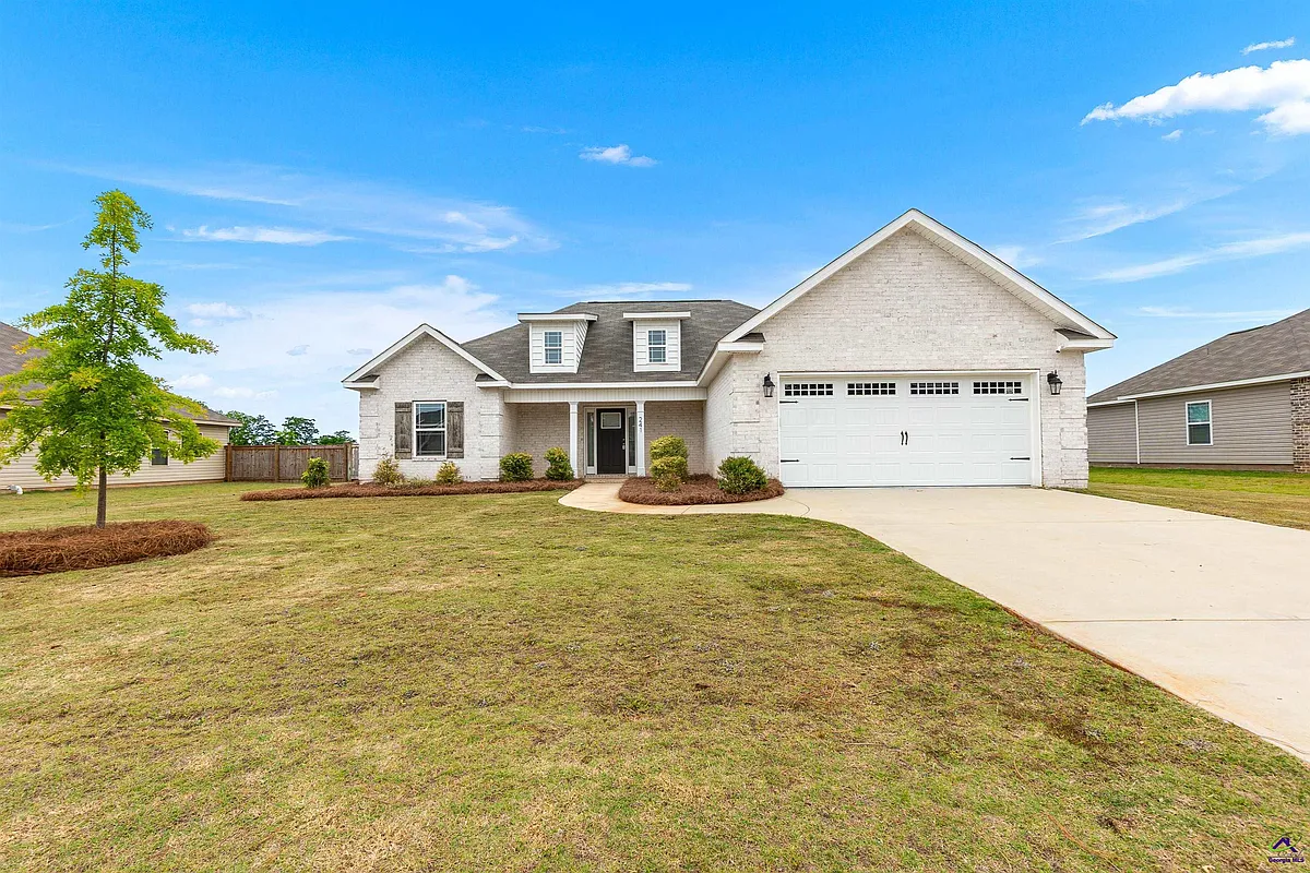 Building Photo - 241 Overton Dr