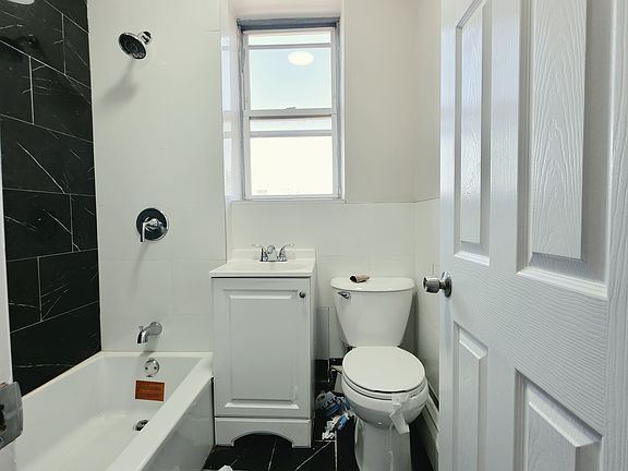 5th image of 171 Delaware Ave #11L