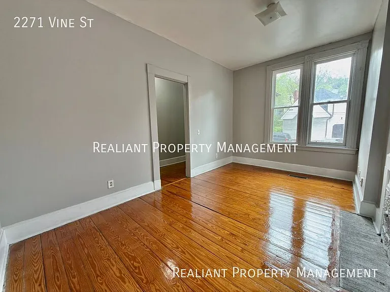 2271 Vine St — Photo 3