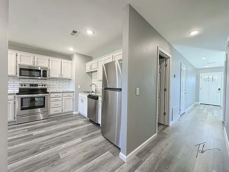 11 Holly Dr #A — Photo 7