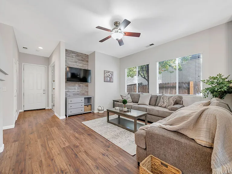 10577 Eagle Falls Way — Photo 10
