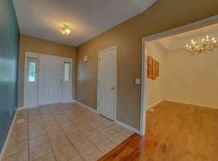 3824 Bergamot Dr, Springfield, IL 62712