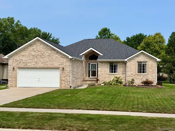 3974 Stoney Ridge Dr, Fort Gratiot, MI 48059