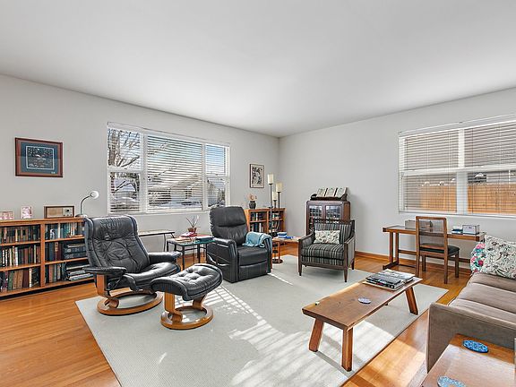 3rd image of 605 Bayfield Dr