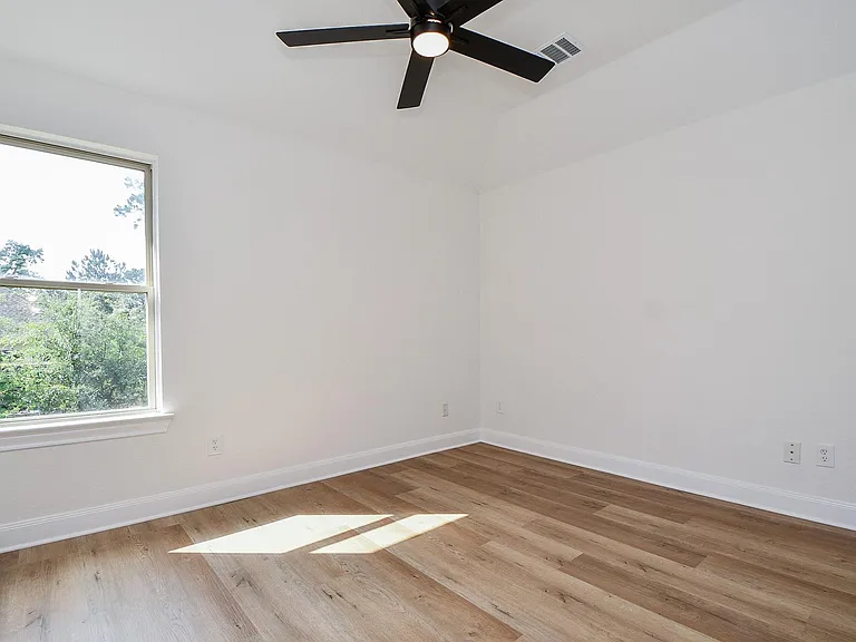 18 Hadlock Pl — Photo 23