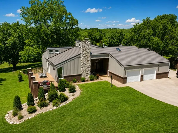 1606 Highland Dr, Concordia, KS 66901