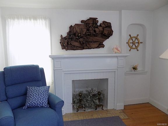 3rd image of 181 Burke Dr