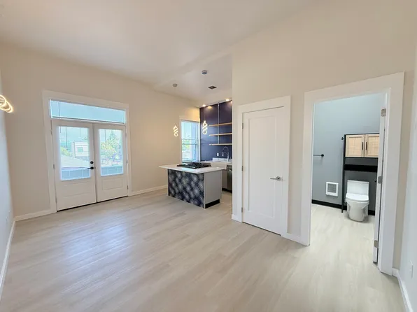 8928 N Lombard St APT 9, Portland, OR 97203