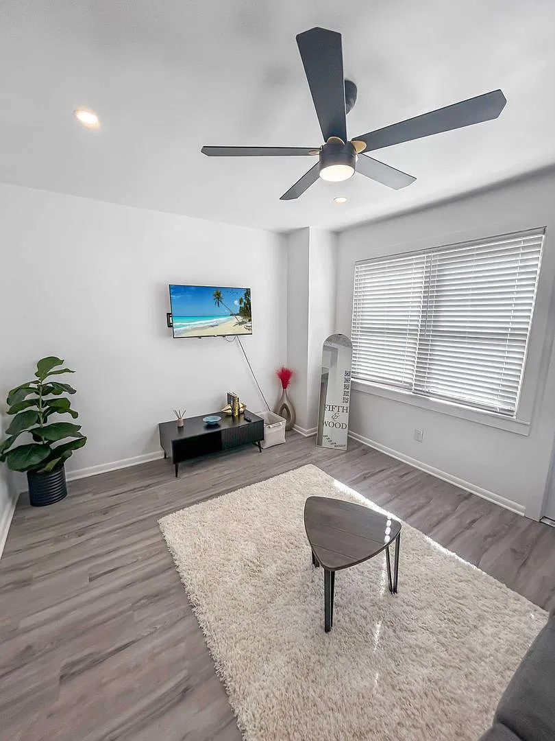 4018 Penn Ave - Lawrenceville — Photo 4