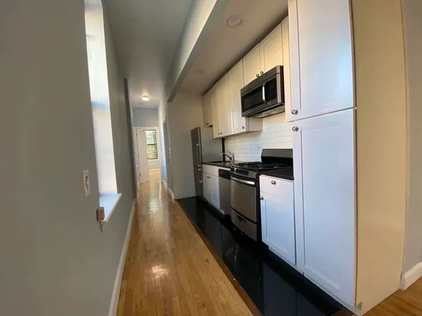 465 Seneca Avenue image 2 of 11