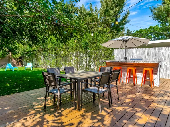 7713 Oakdale Ave, Winnetka, CA 91306