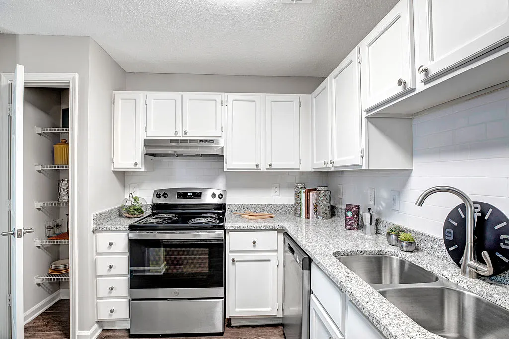 Bellingham Apartment Homes — Photo 2