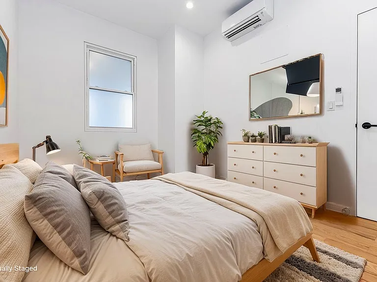 283 Evergreen Ave #1L — Photo 4