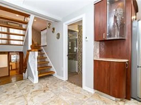 2613 East 65th Street image 8 of 31