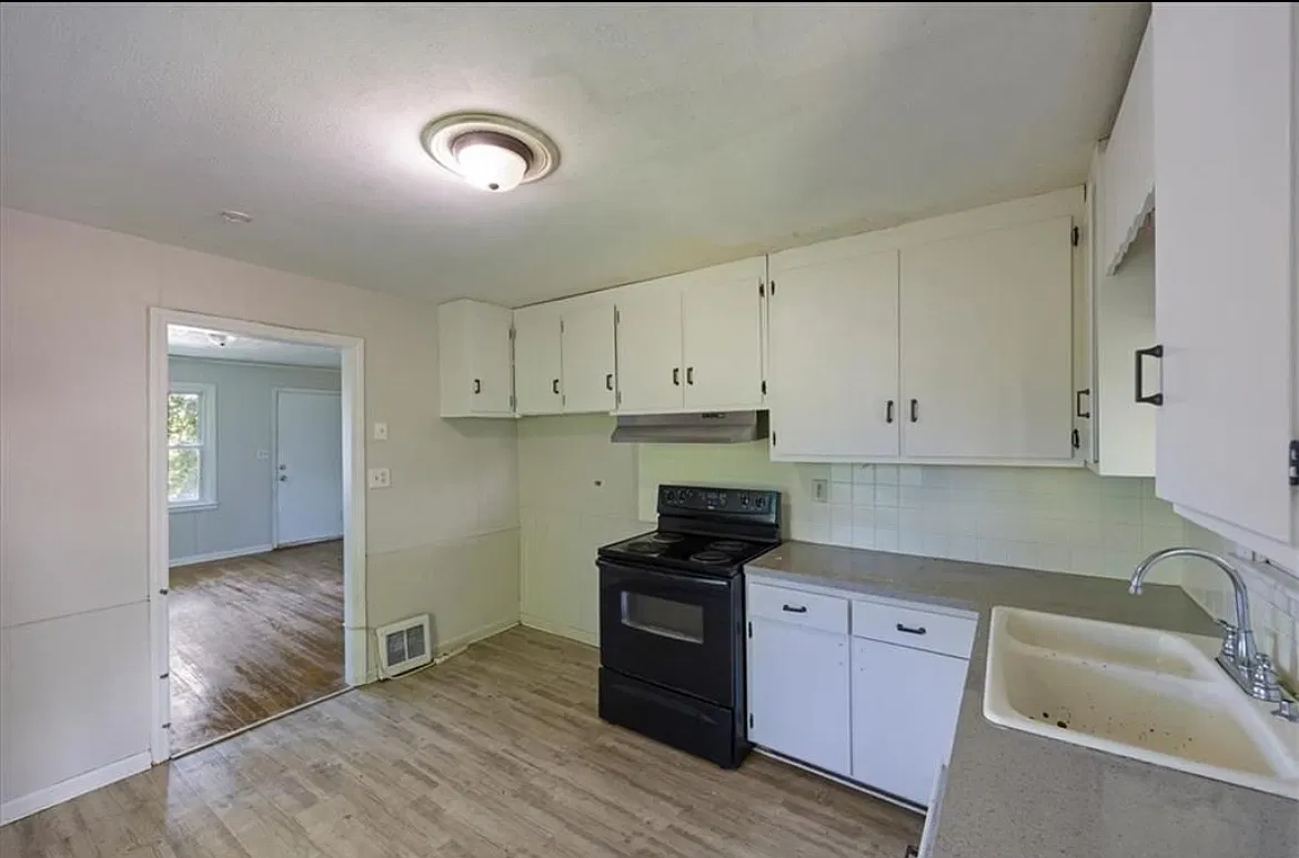 2 bed, 840 sqft, $1,600 — Photo 3