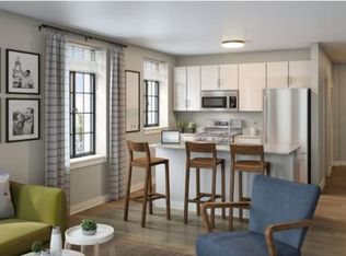 2004 W Diversey Ave, Chicago, IL 60647