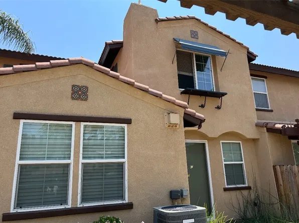 1620 Queen Palm Ct, Perris, CA 92571