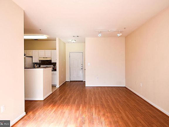 5th image of 12034 Chase Crossing Cir APT 301
