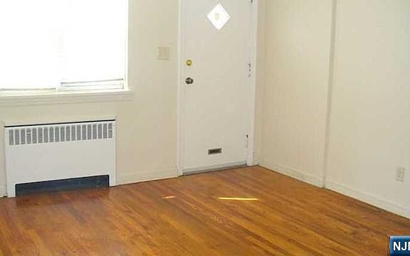 4th image of 416 Palisade Ave