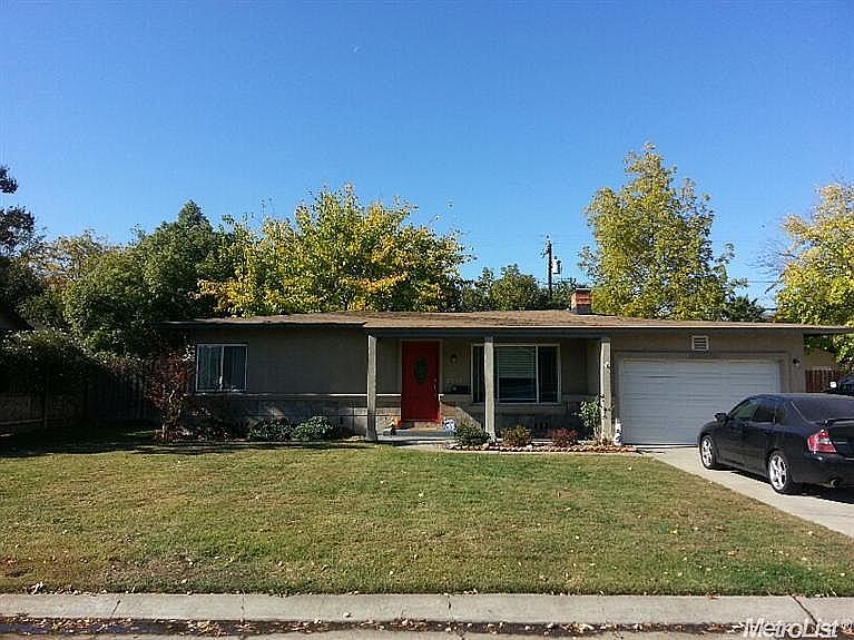 1st image of 2513 Castlewood Dr