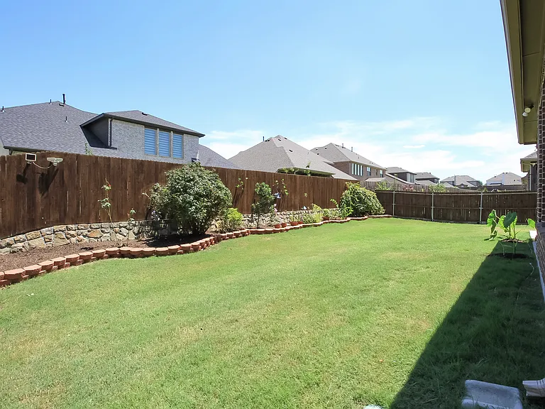 14286 Winecup Dr #14286 — Photo 32